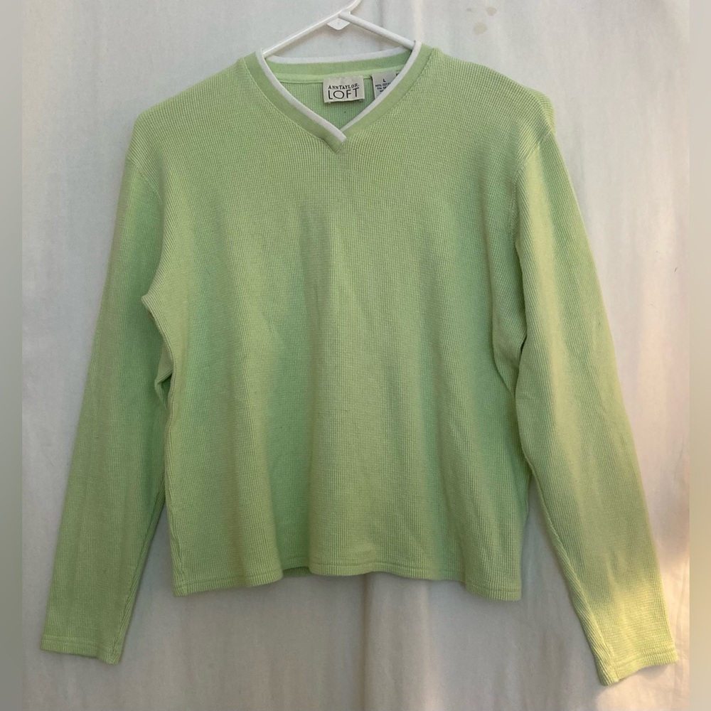 LOFT Pale Green V‑Neck Long Sleeve Sweater with White Trim Size L